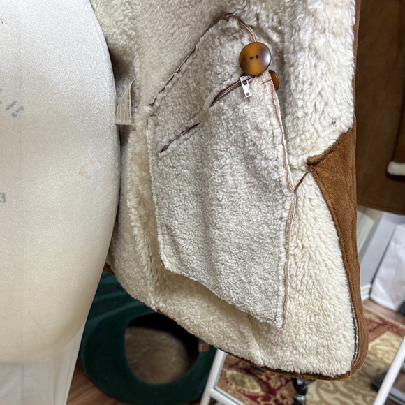 Women's Brown Shearling Coat - Picture 5 of 12